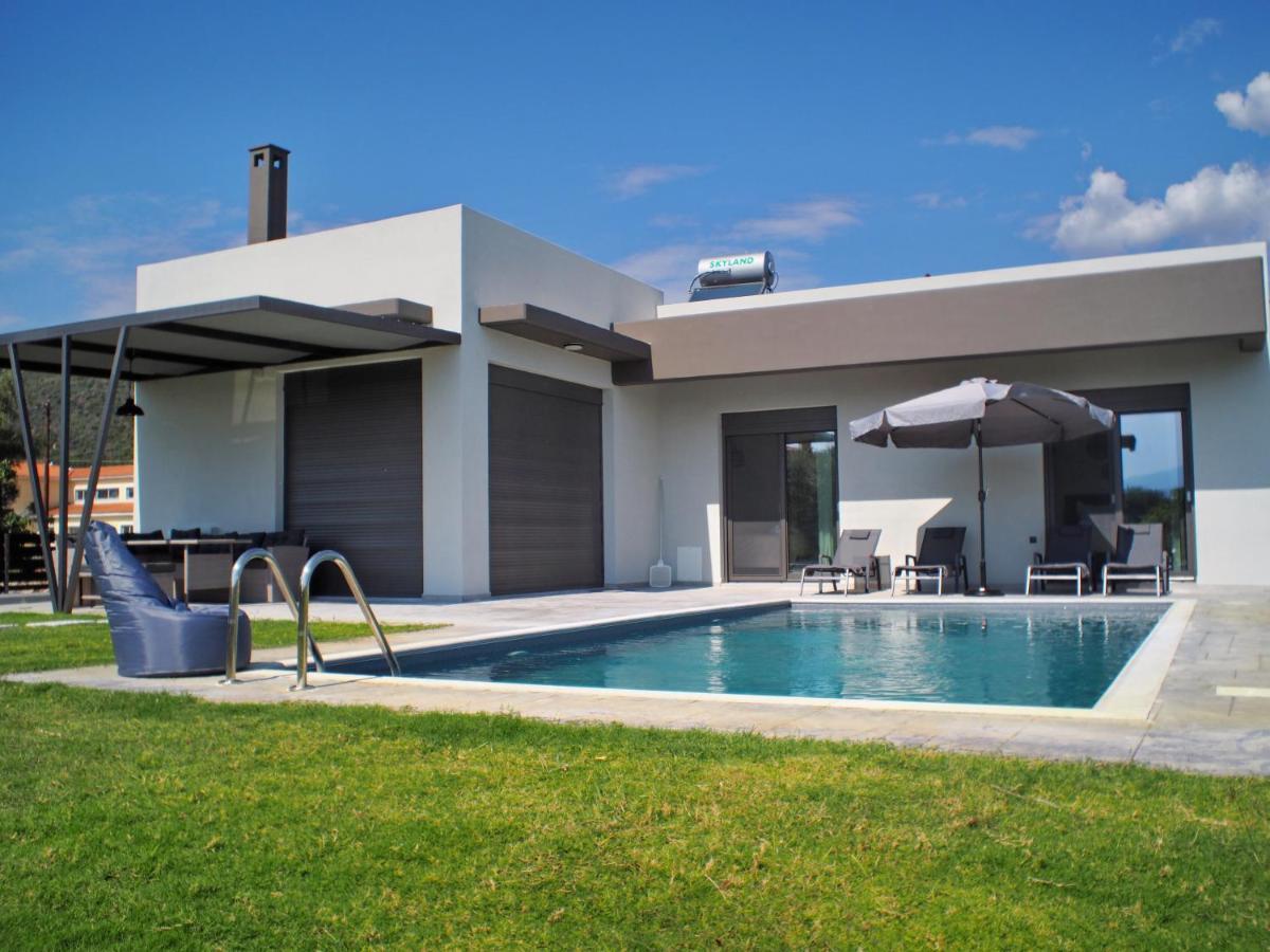 Nostos Luxury Villas With Private Pool In Nafpaktos Extérieur photo