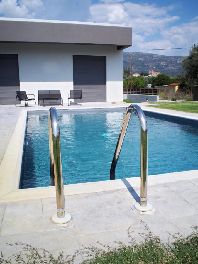 Nostos Luxury Villas With Private Pool In Nafpaktos Extérieur photo