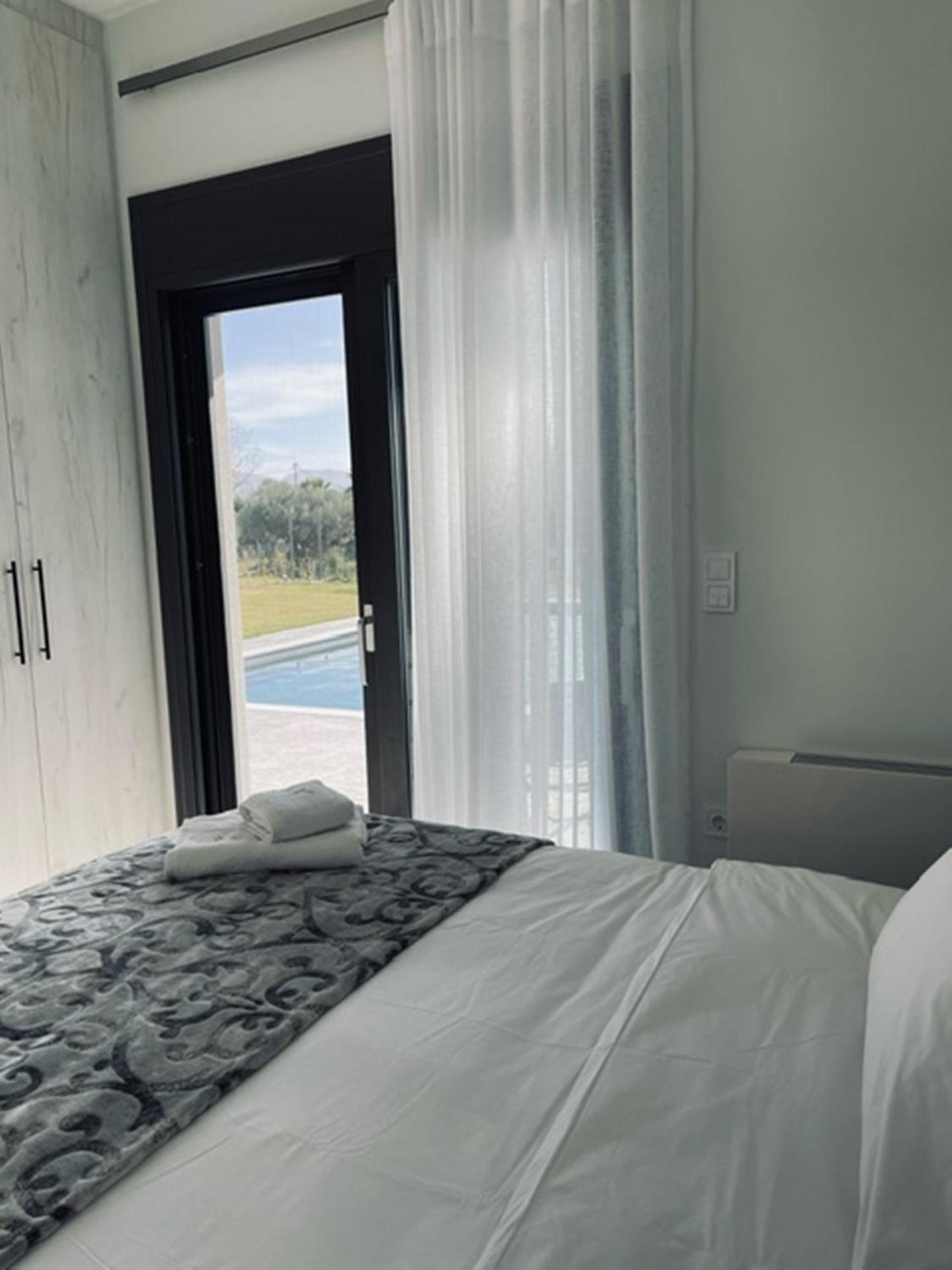 Nostos Luxury Villas With Private Pool In Nafpaktos Extérieur photo
