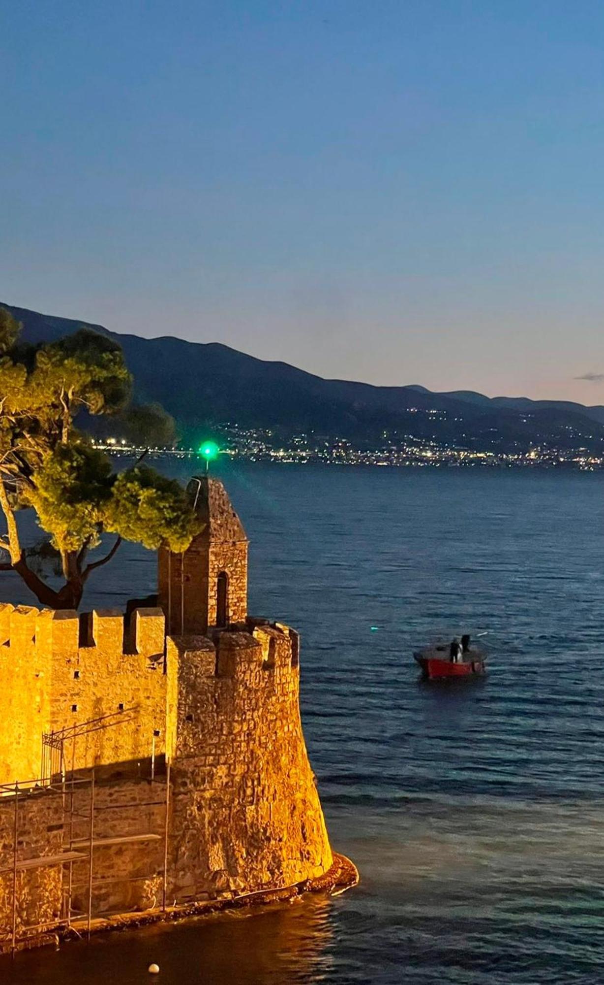 Nostos Luxury Villas With Private Pool In Nafpaktos Extérieur photo
